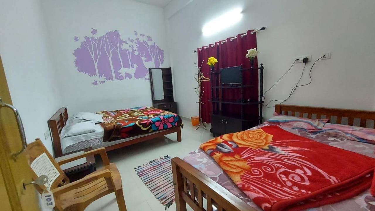Greenpepperhomestay Munnar Anaviratty ภายนอก รูปภาพ