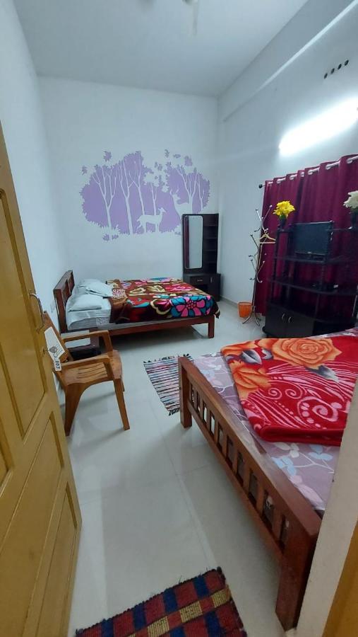 Greenpepperhomestay Munnar Anaviratty ภายนอก รูปภาพ