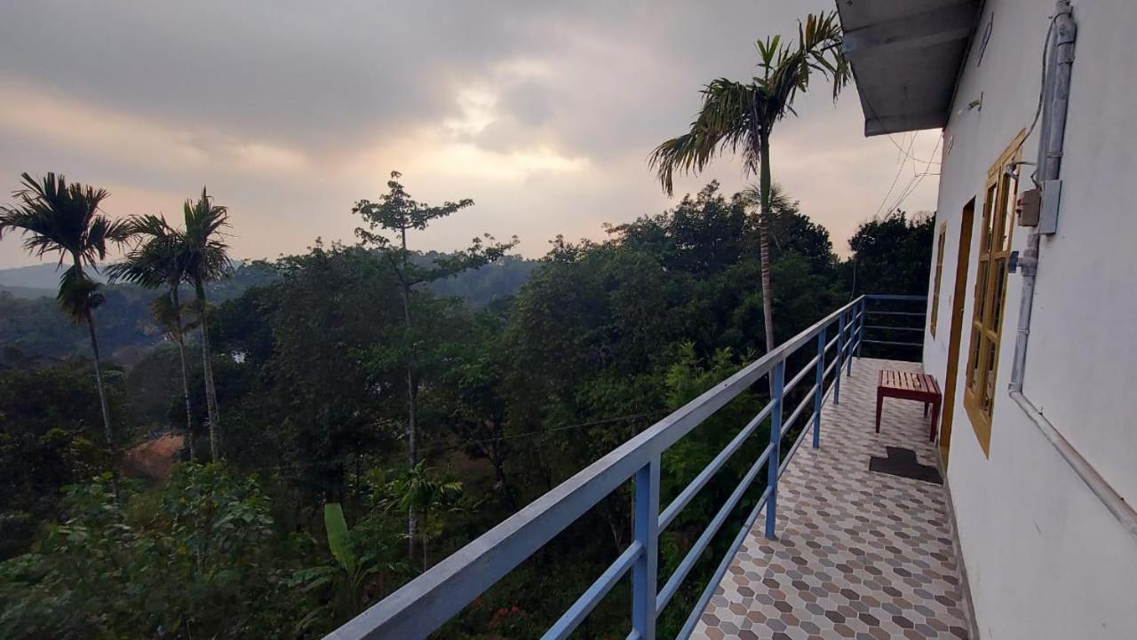 Greenpepperhomestay Munnar Anaviratty ภายนอก รูปภาพ