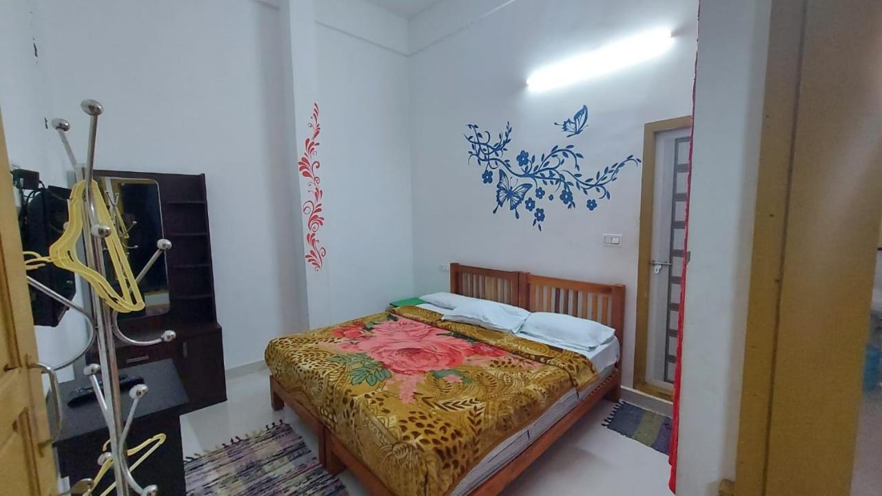 Greenpepperhomestay Munnar Anaviratty ภายนอก รูปภาพ